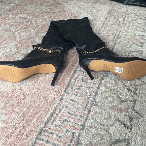 Express Boots - Picture 2 of 5
